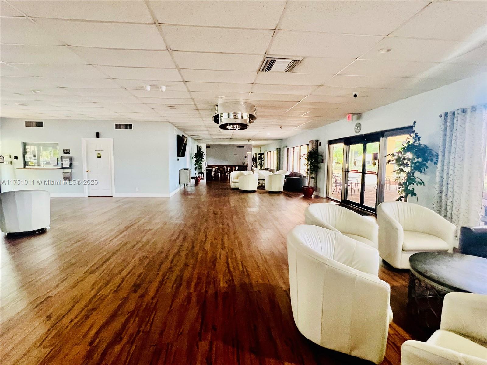 VILLAS AT CARRIAGE HILLS - Residential