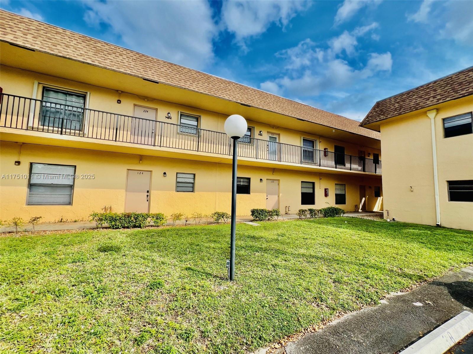 VILLAS AT CARRIAGE HILLS - Residential