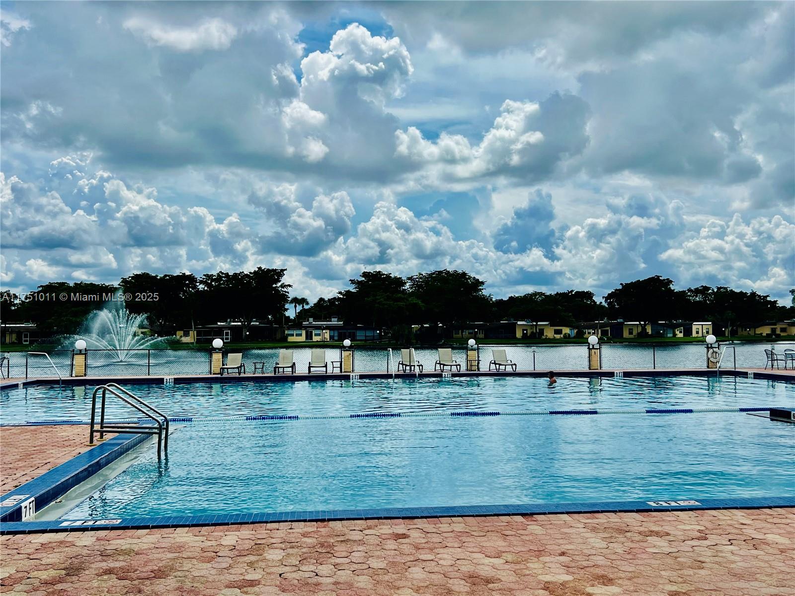 VILLAS AT CARRIAGE HILLS - Residential