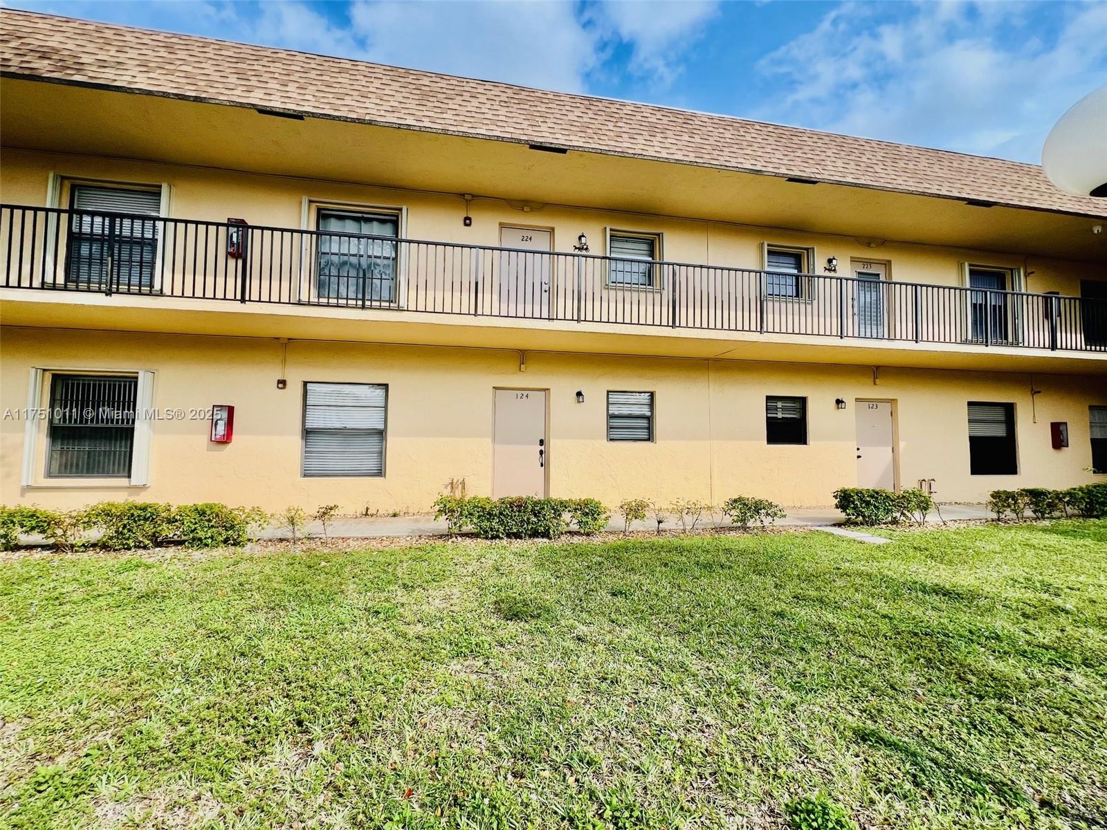 VILLAS AT CARRIAGE HILLS - Residential