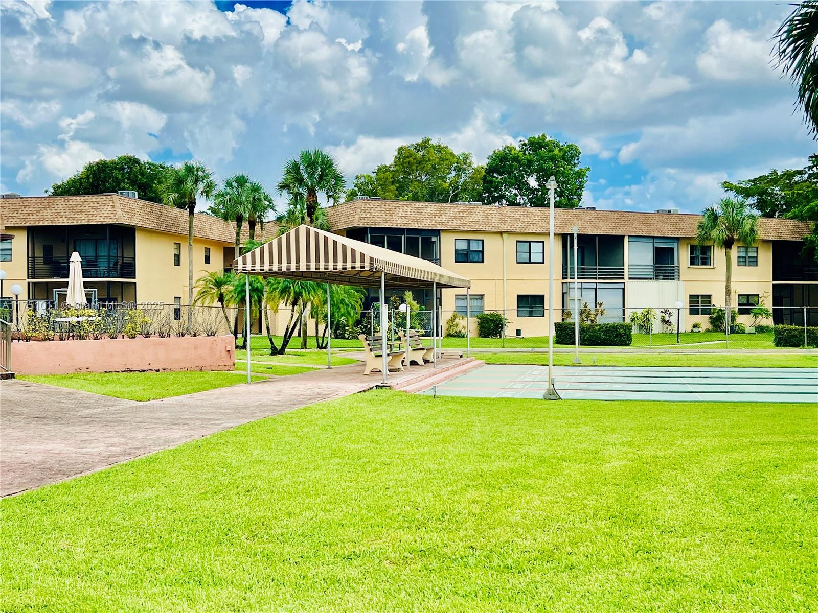 VILLAS AT CARRIAGE HILLS - Residential
