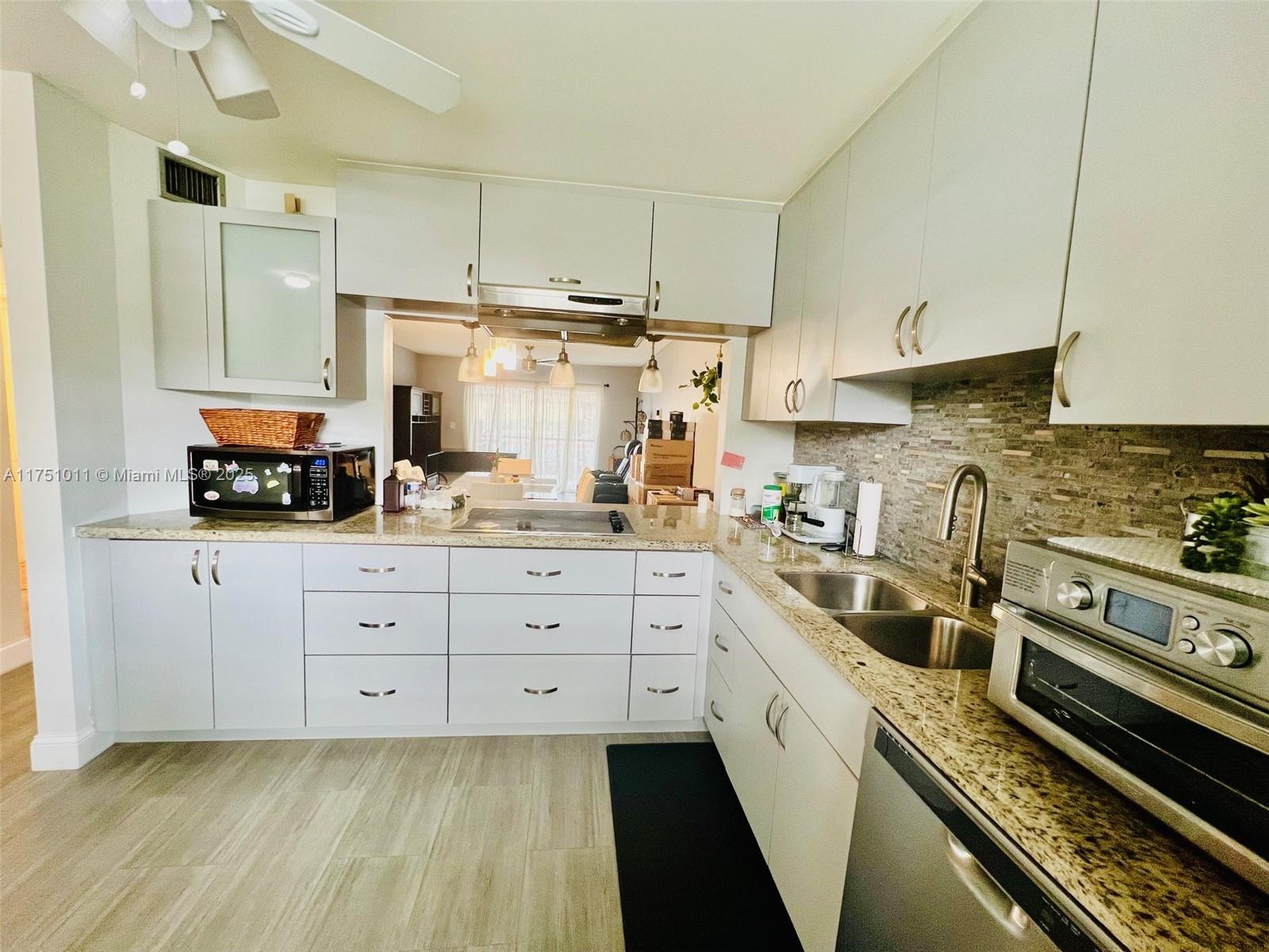 VILLAS AT CARRIAGE HILLS - Residential