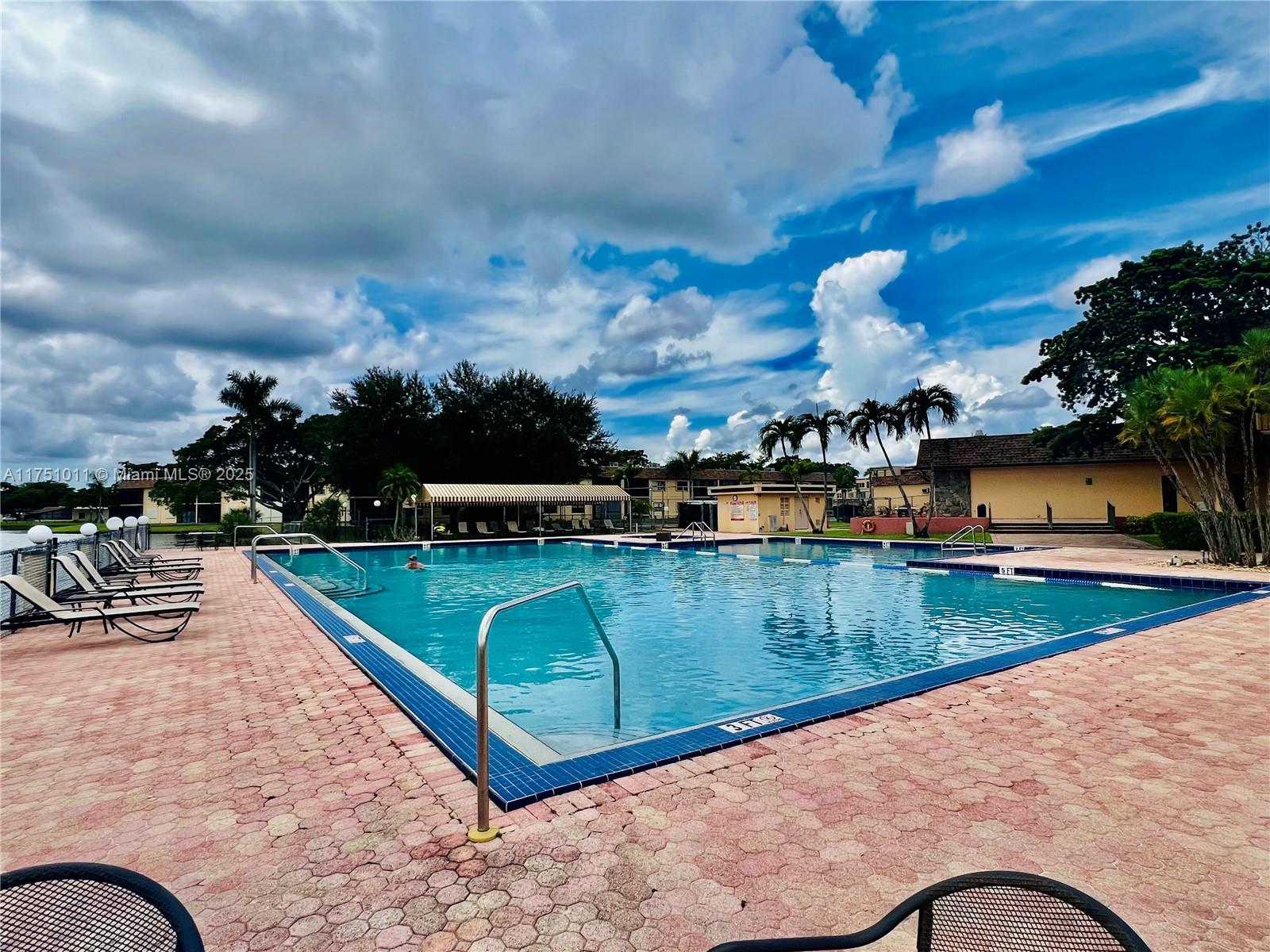 VILLAS AT CARRIAGE HILLS - Residential