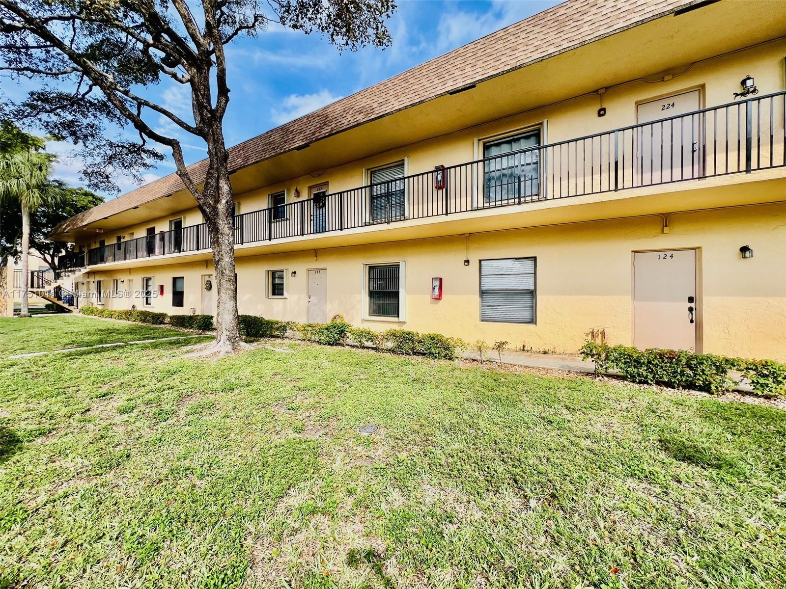 VILLAS AT CARRIAGE HILLS - Residential