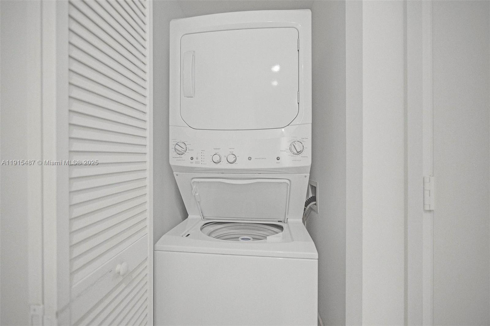 3401 MIDTOWN CONDO - Residential Lease