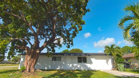 Photo of 973 NW 8th St, Homestead, FL 33030 (MLS # A11945143)