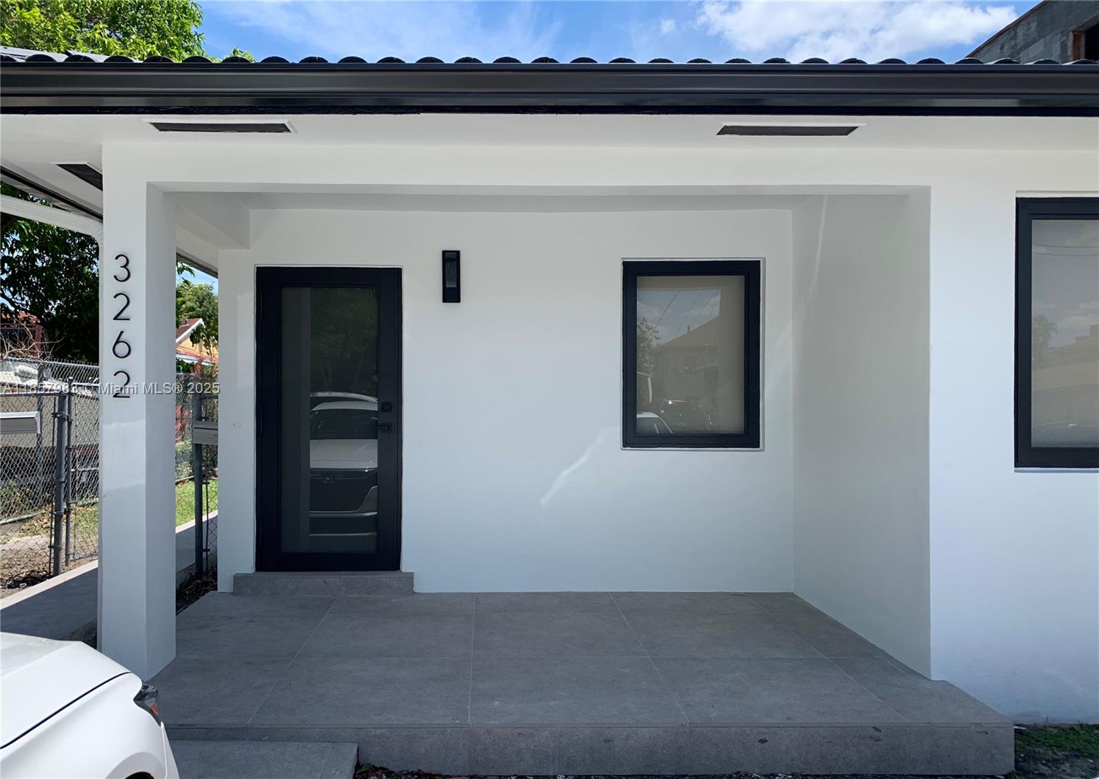 Charming and fully remodeled 3/2 front duplex with a bright, modern interior and a small side yard. Centrally located just minutes from Coral Gables, Coconut Grove, and Brickell. No HOA approval or application fee require, move in with ease!