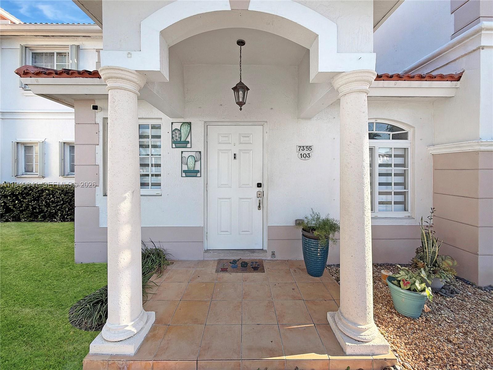 BELLA COLINA CONDO - Residential