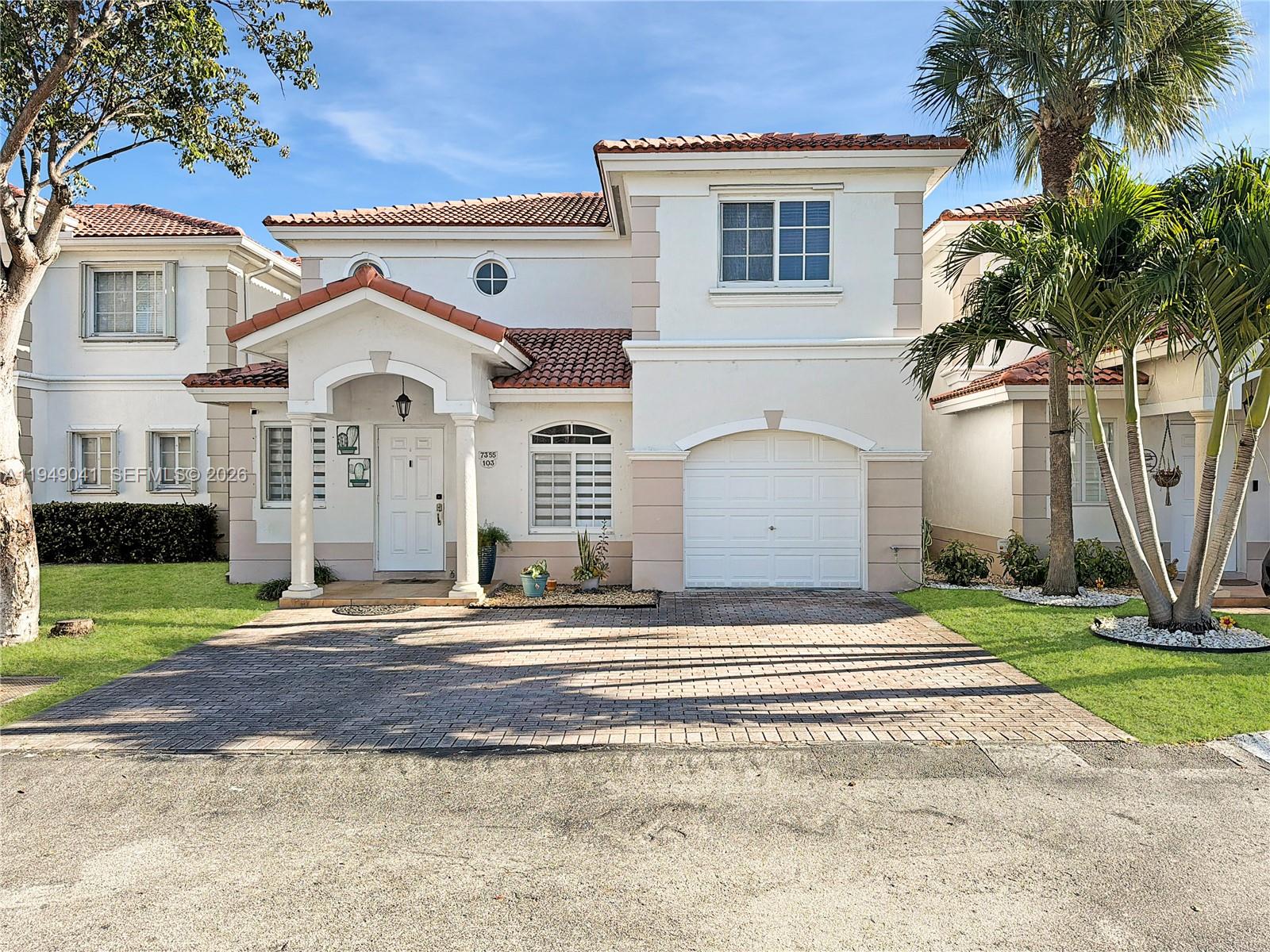 BELLA COLINA CONDO - Residential