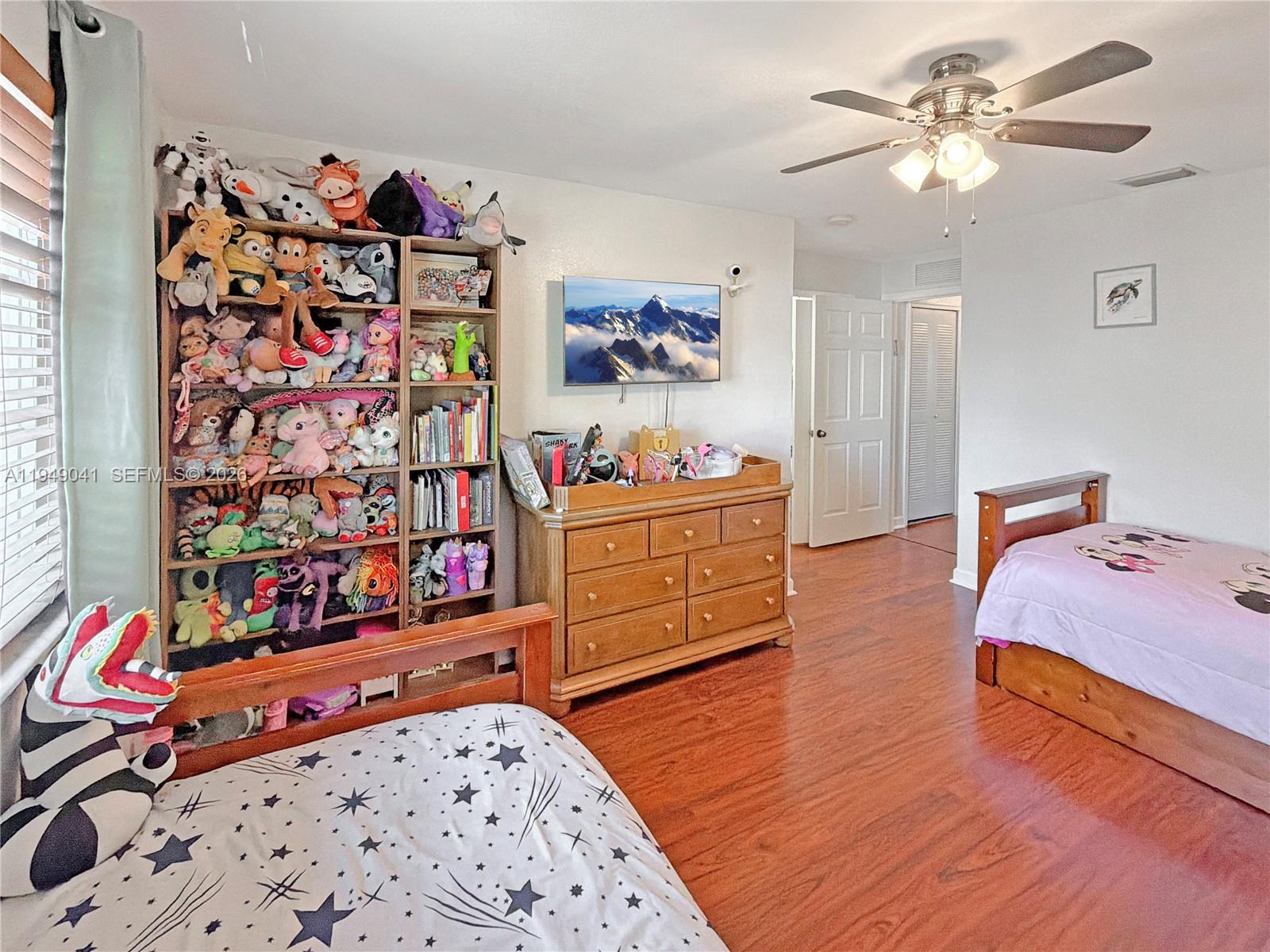 BELLA COLINA CONDO - Residential