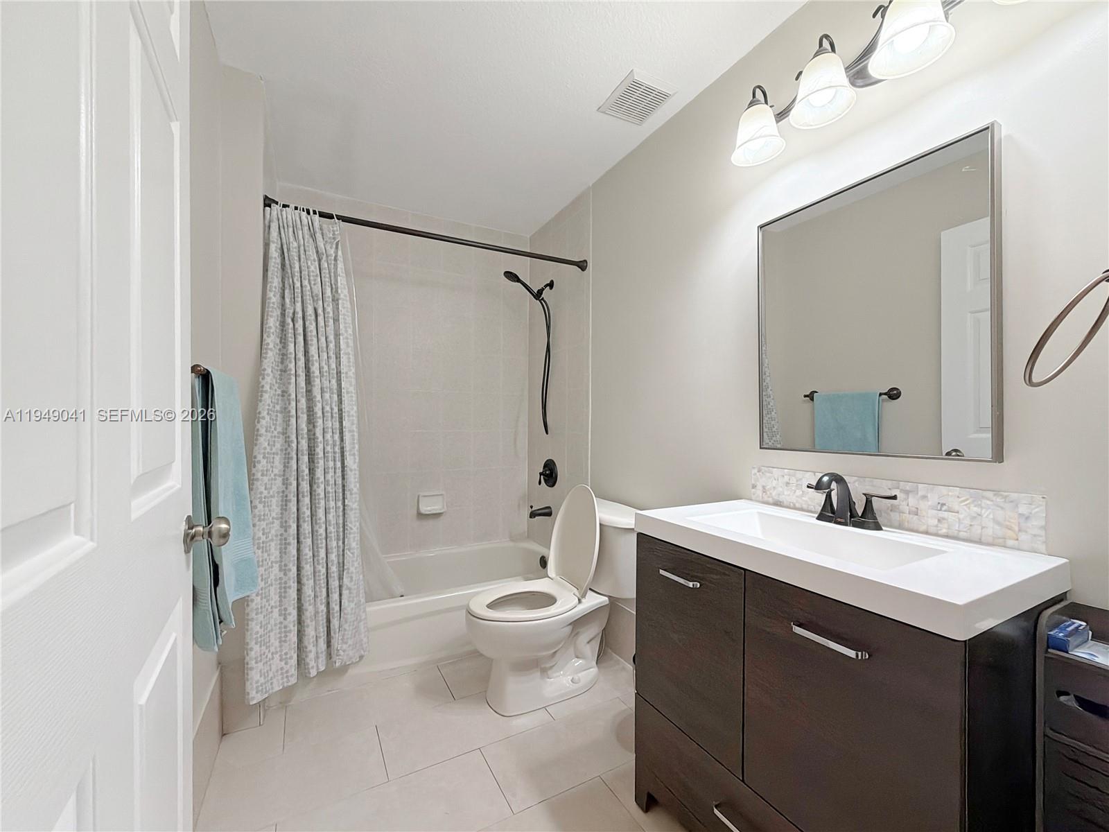 BELLA COLINA CONDO - Residential