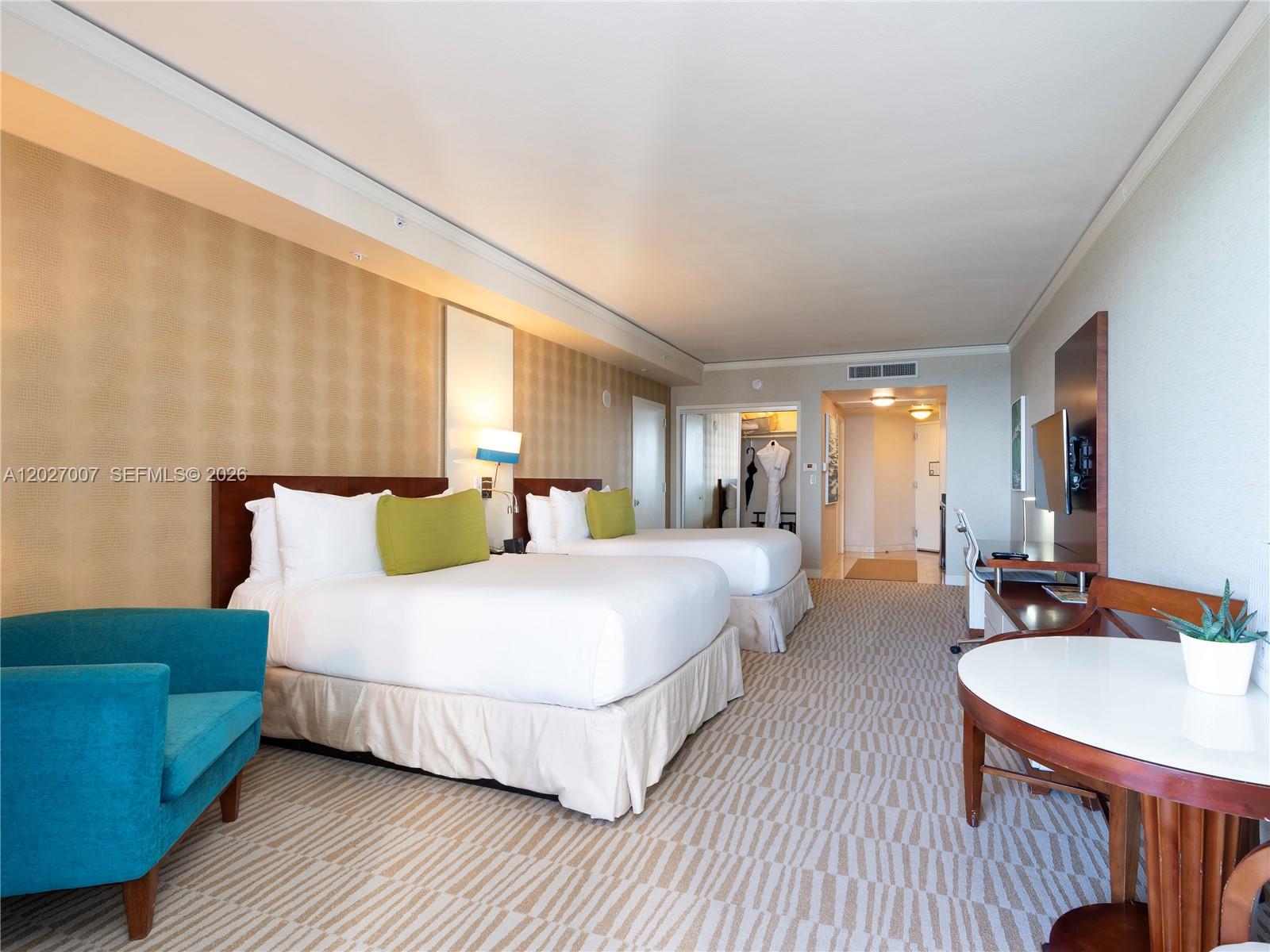 TRUMP INTERNATIONAL SONES - Residential