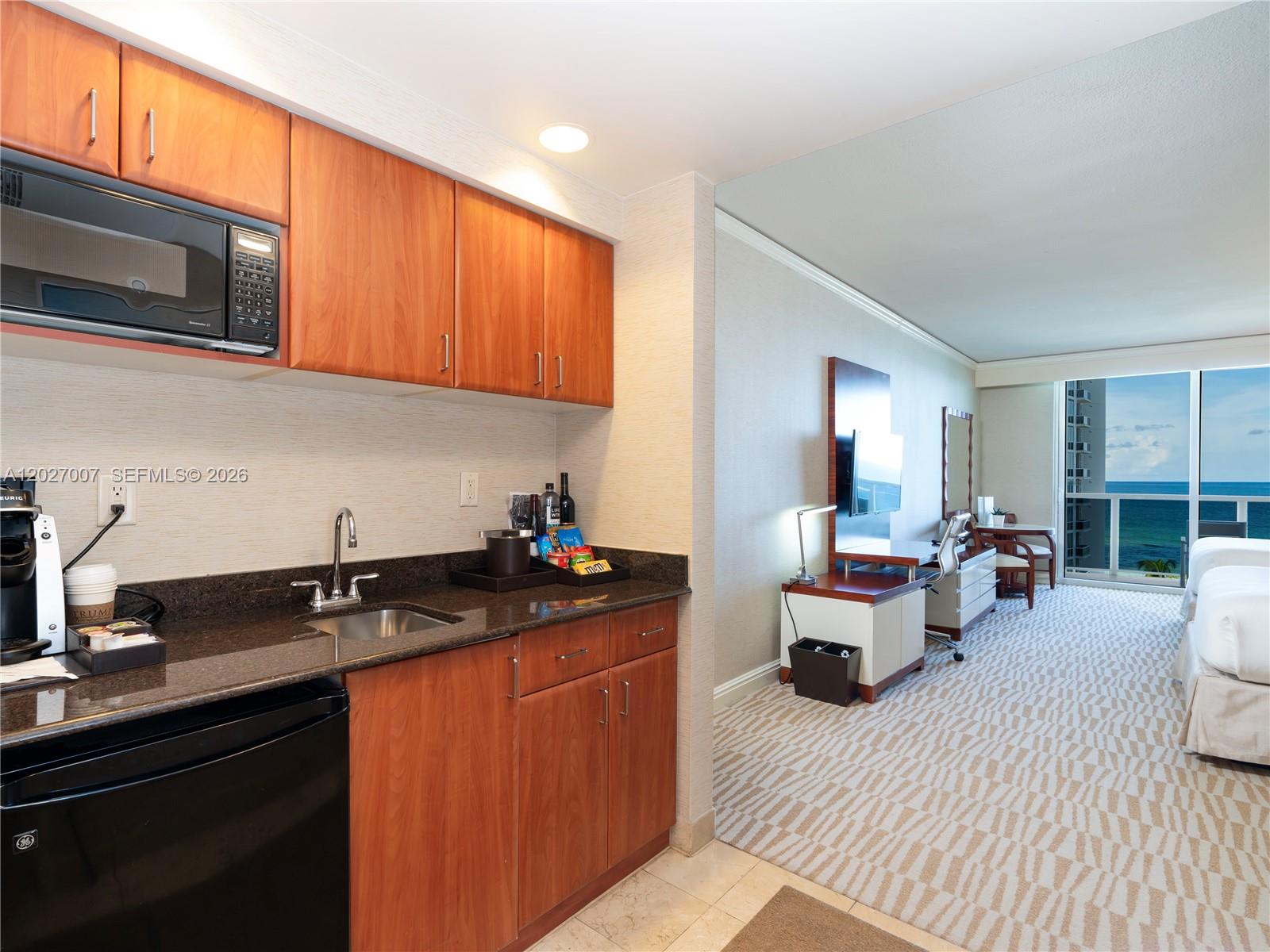 TRUMP INTERNATIONAL SONES - Residential