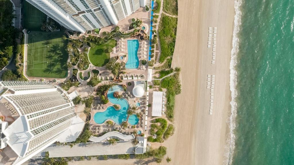 TRUMP INTERNATIONAL SONES - Residential