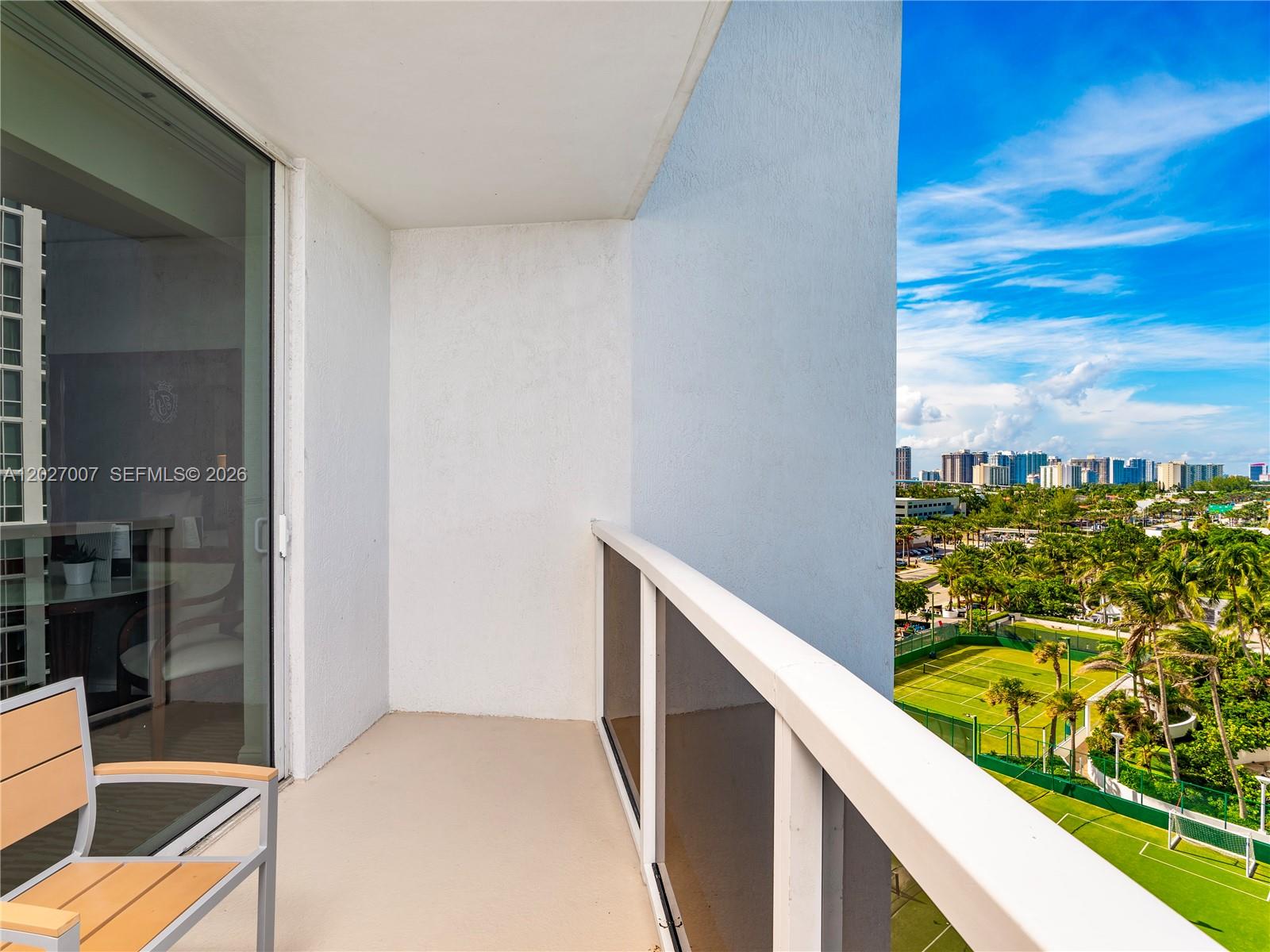 TRUMP INTERNATIONAL SONES - Residential
