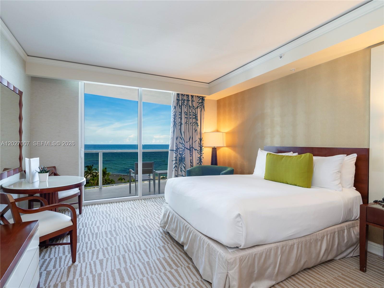 TRUMP INTERNATIONAL SONES - Residential