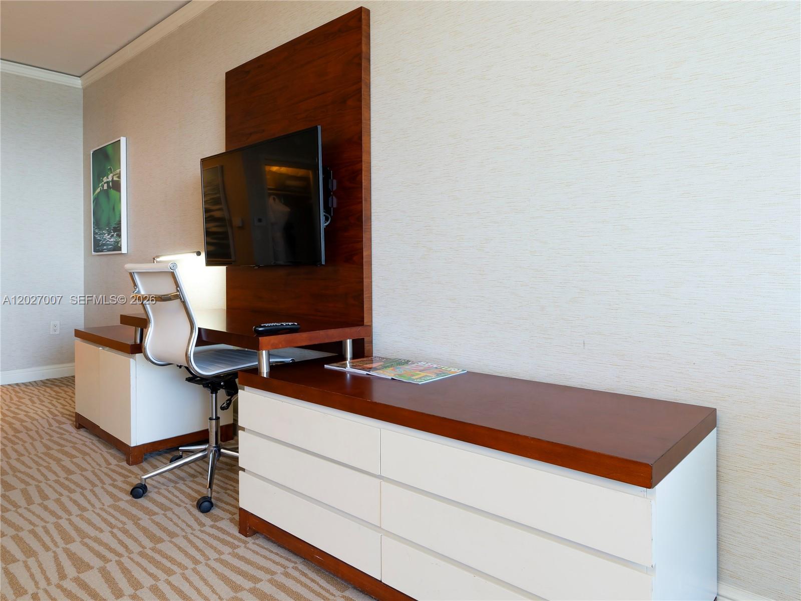 TRUMP INTERNATIONAL SONES - Residential