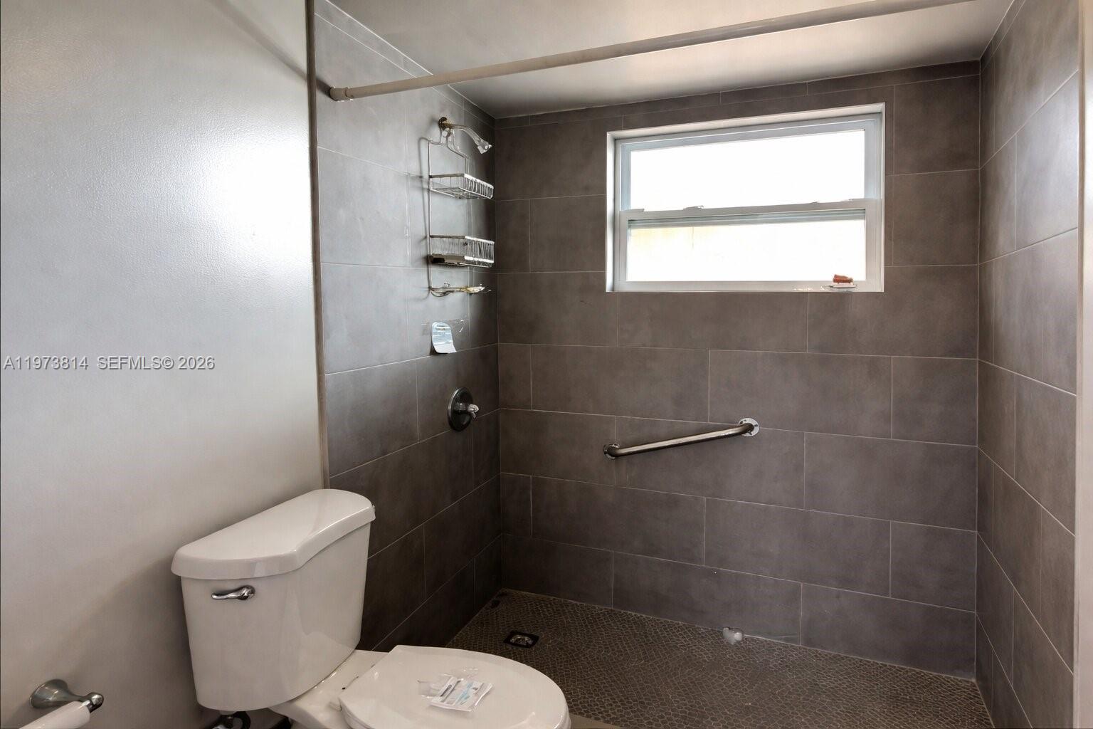 PALM SPRINGS GARDENS BLDG - Residential