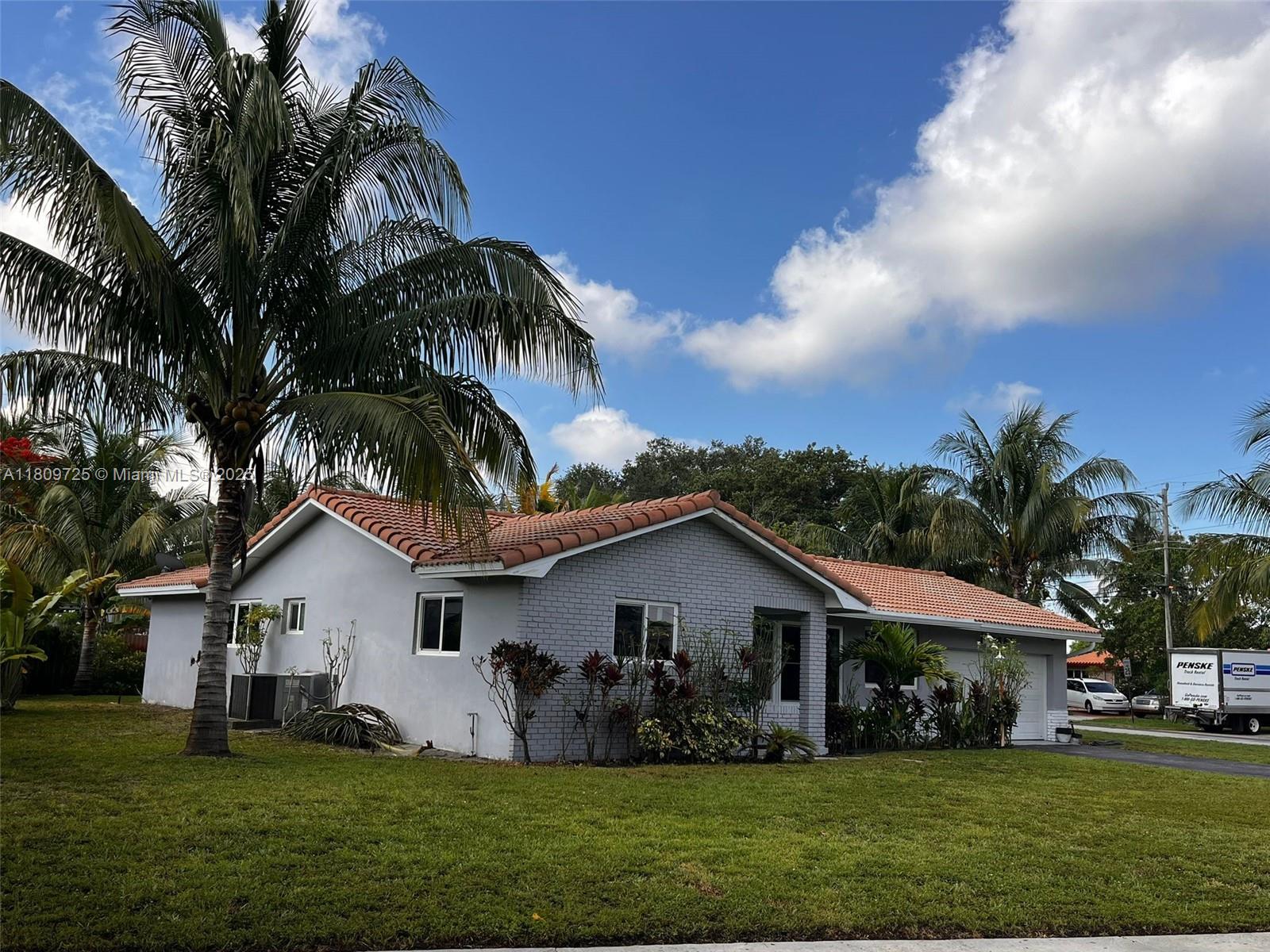 4888 NW 8th Ct