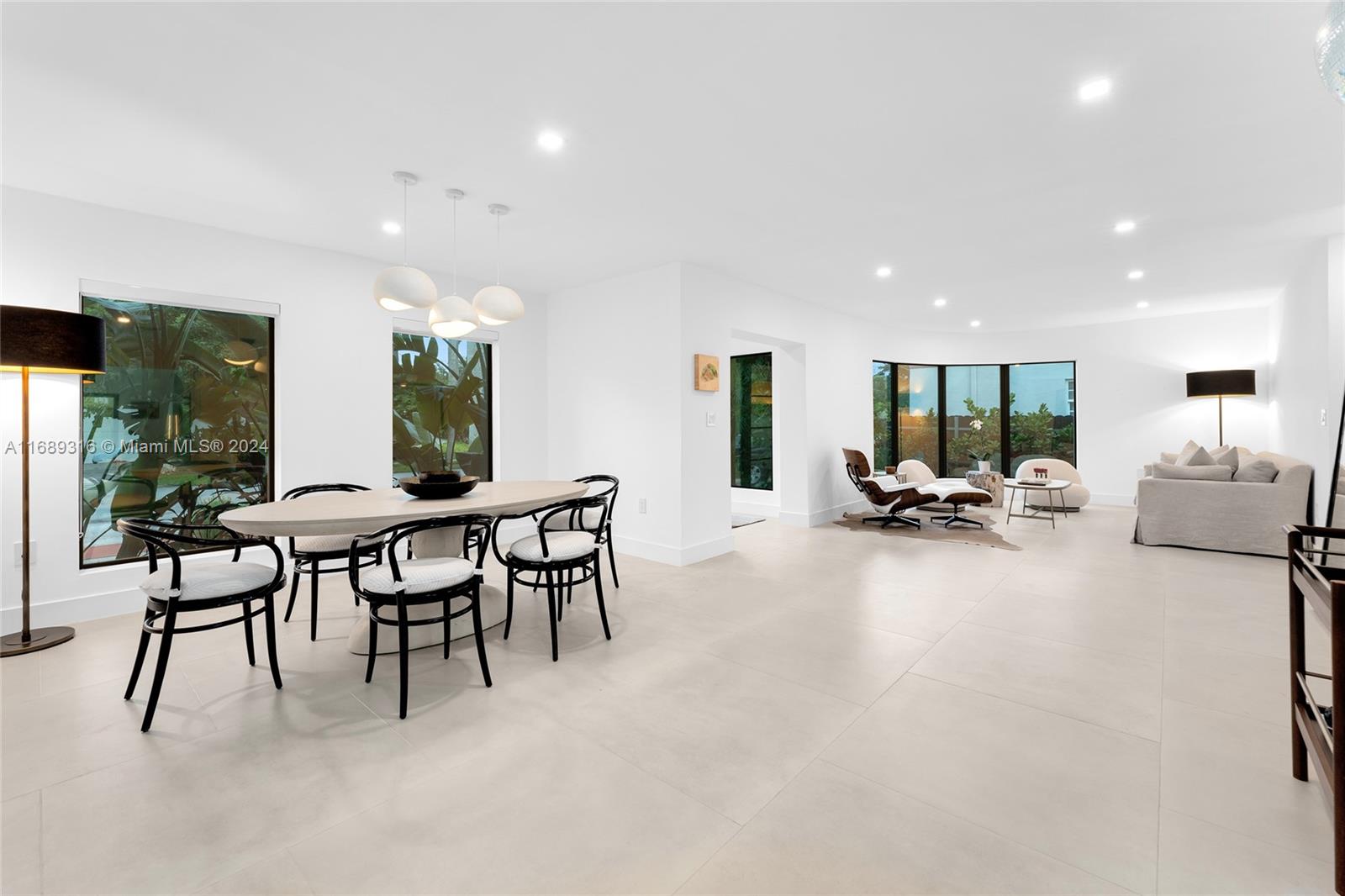 NAUTILUS EXTENSION 4TH - Residential