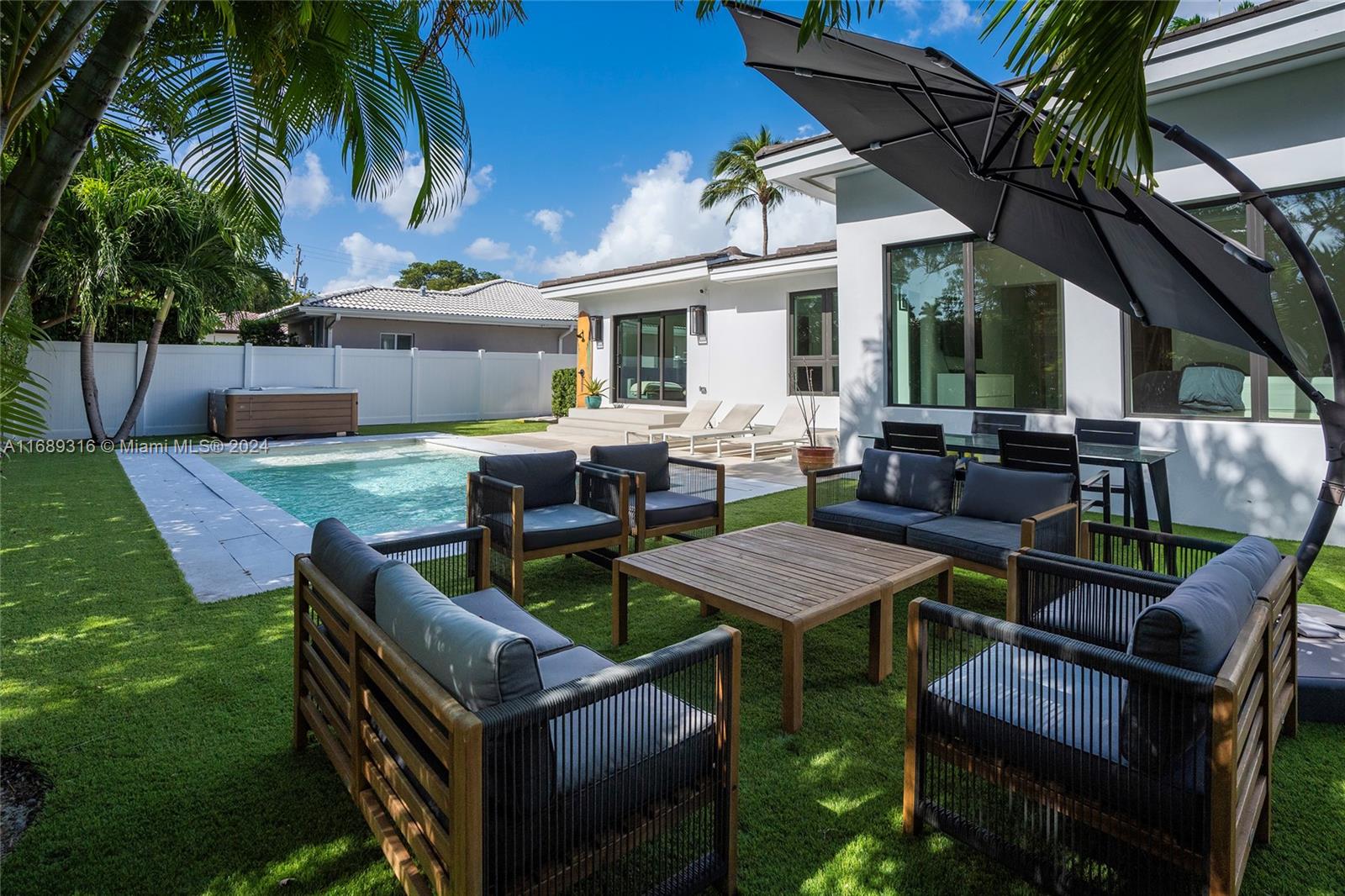 NAUTILUS EXTENSION 4TH - Residential