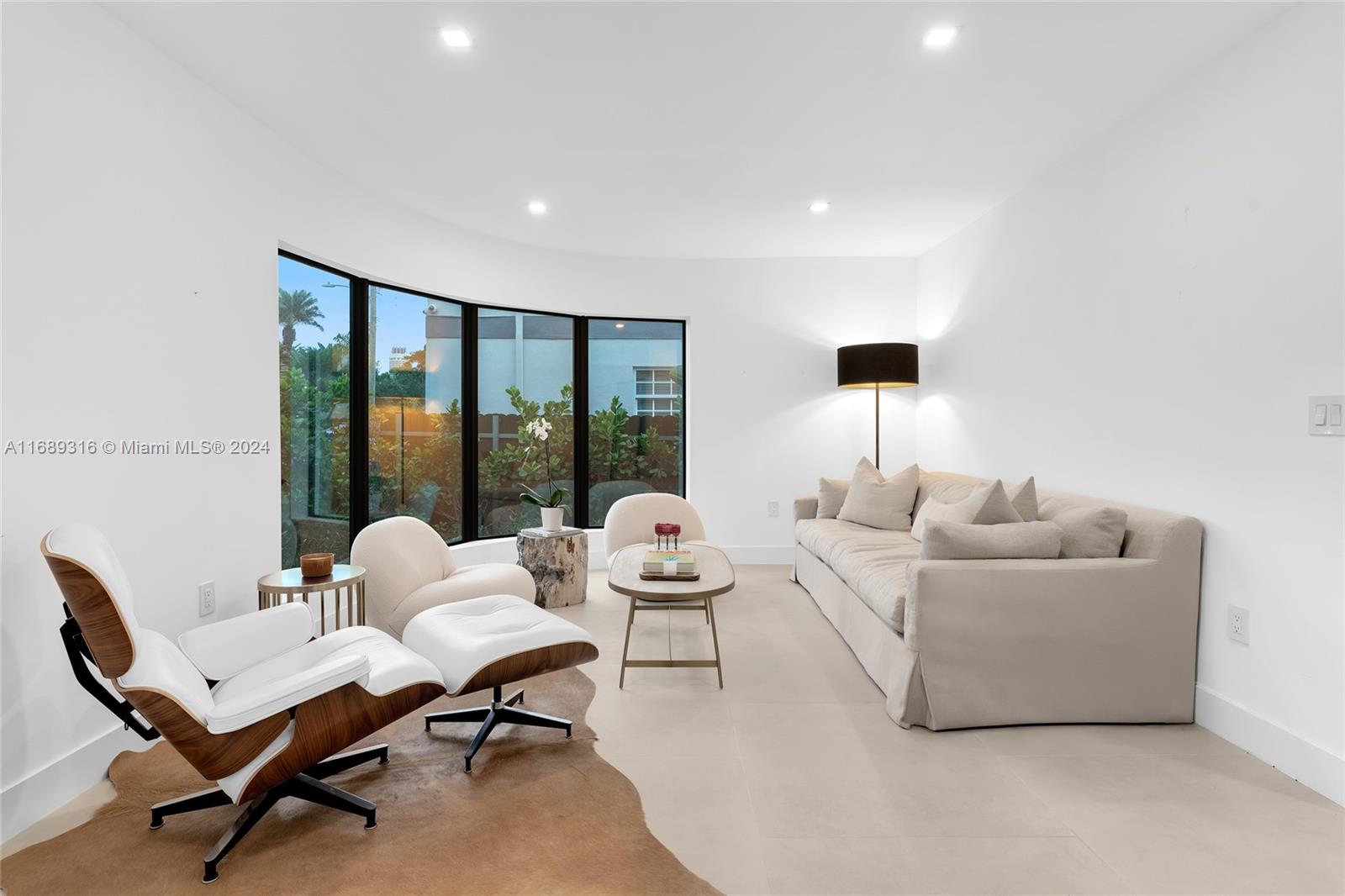 NAUTILUS EXTENSION 4TH - Residential