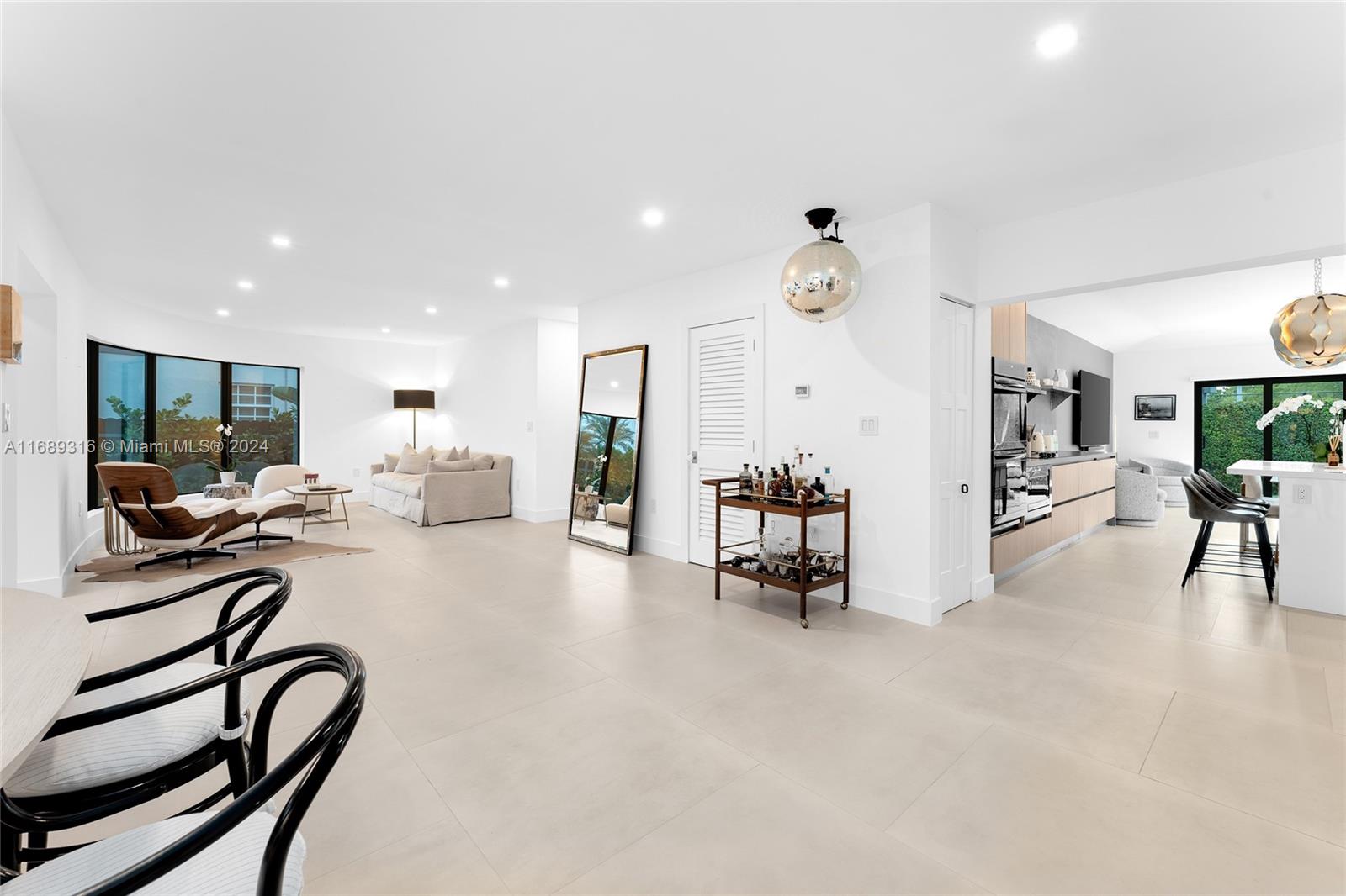 NAUTILUS EXTENSION 4TH - Residential