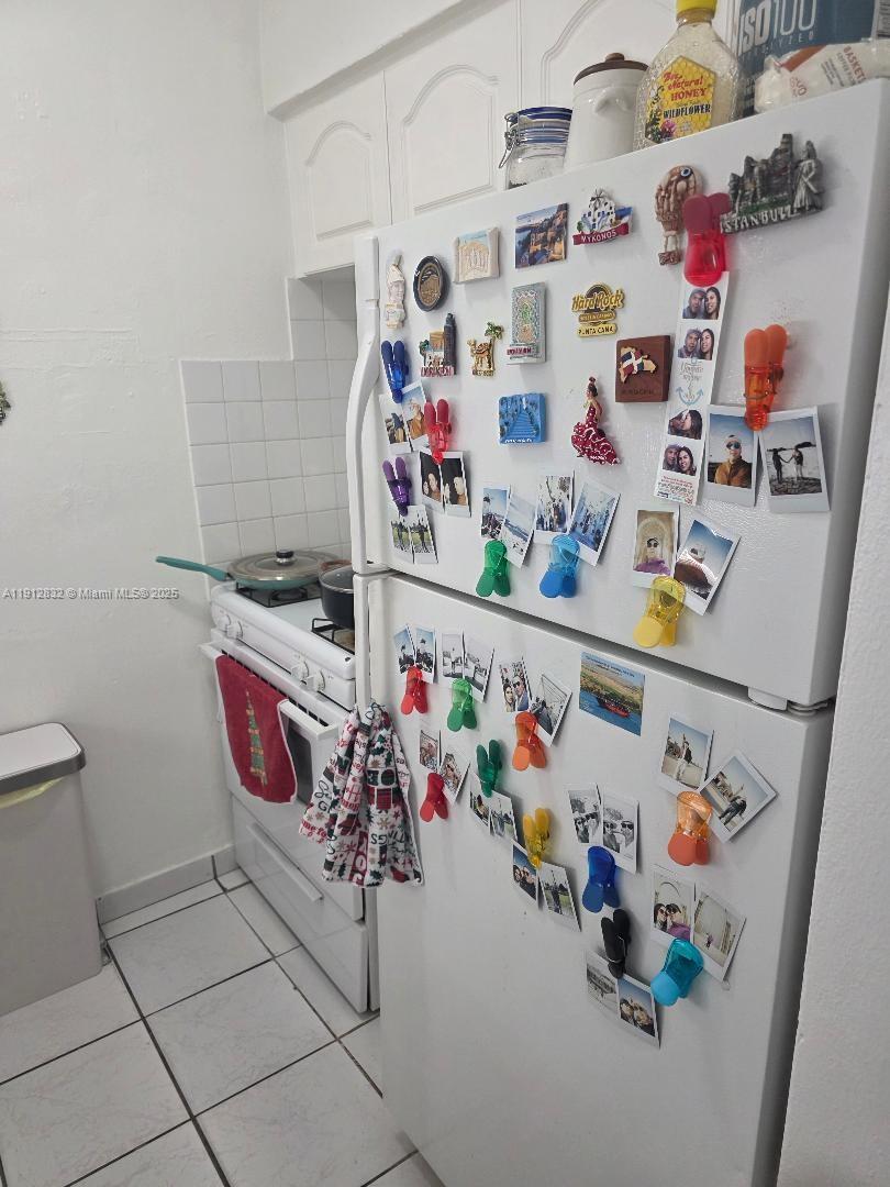 HIALEAH 9TH ADDN - Residential Lease