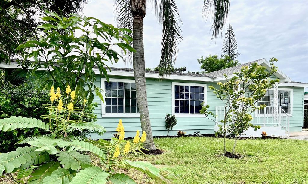 Photo of 4218 Sherri Ct, Lake Worth, FL 33461 (MLS # A11440284)