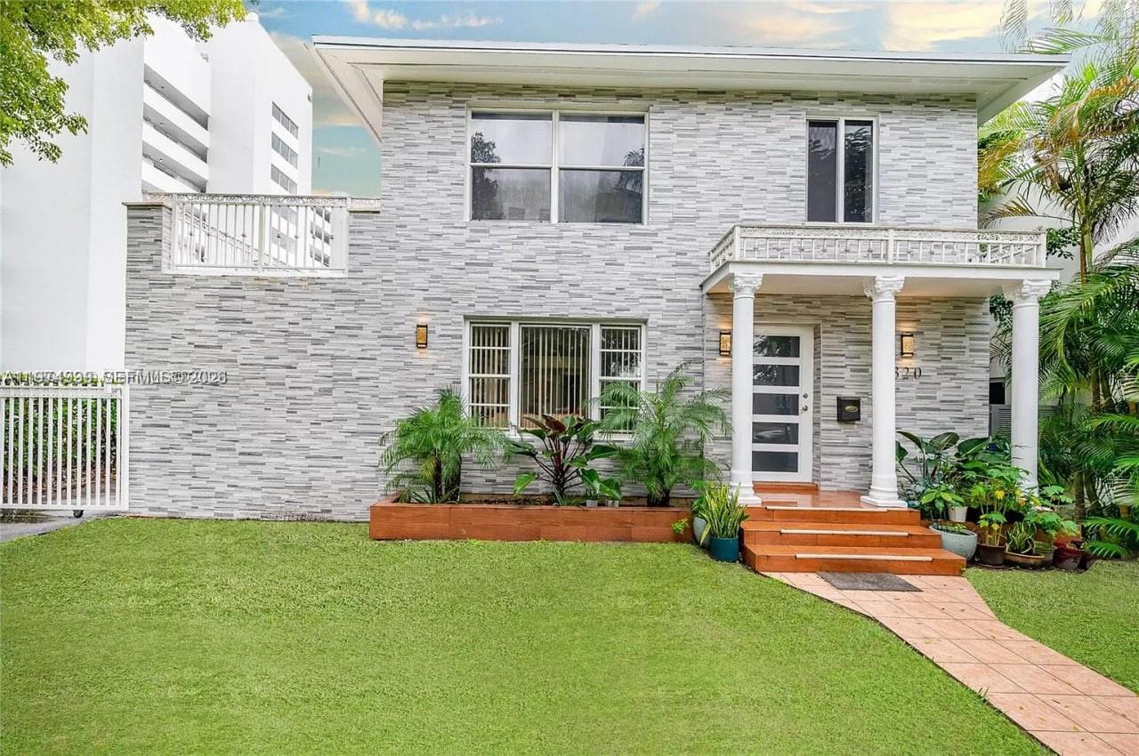 BRICKELL ESTATES - Residential Lease