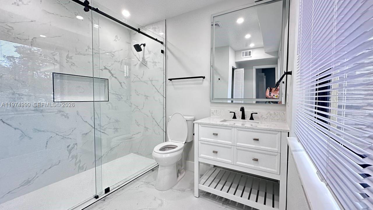 BRICKELL ESTATES - Residential Lease