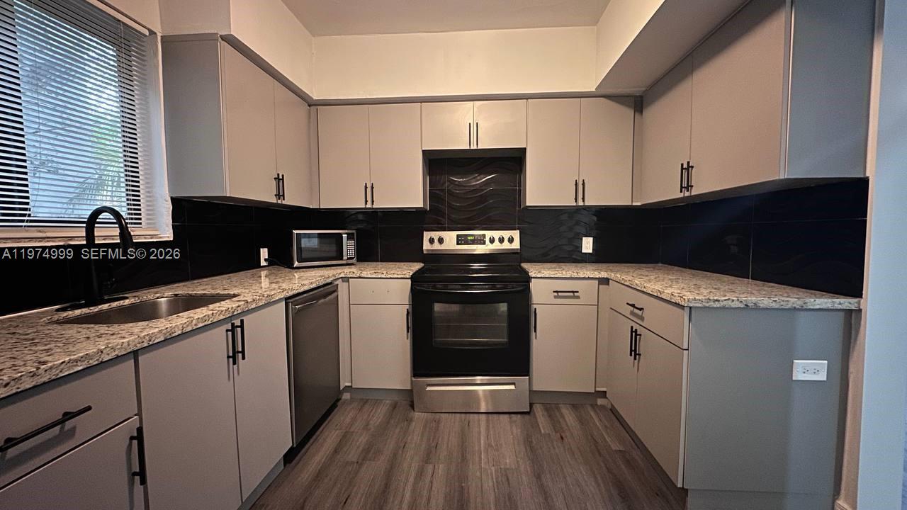 BRICKELL ESTATES - Residential Lease