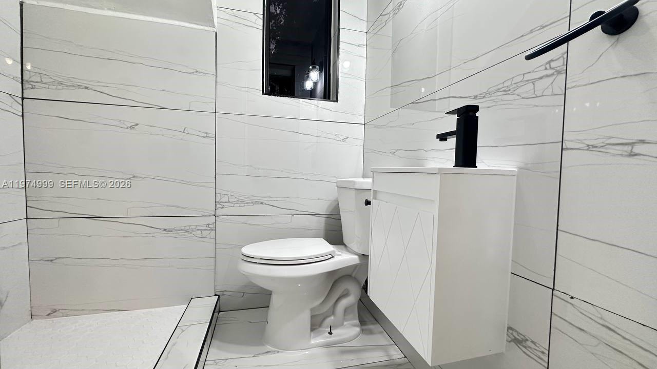 BRICKELL ESTATES - Residential Lease