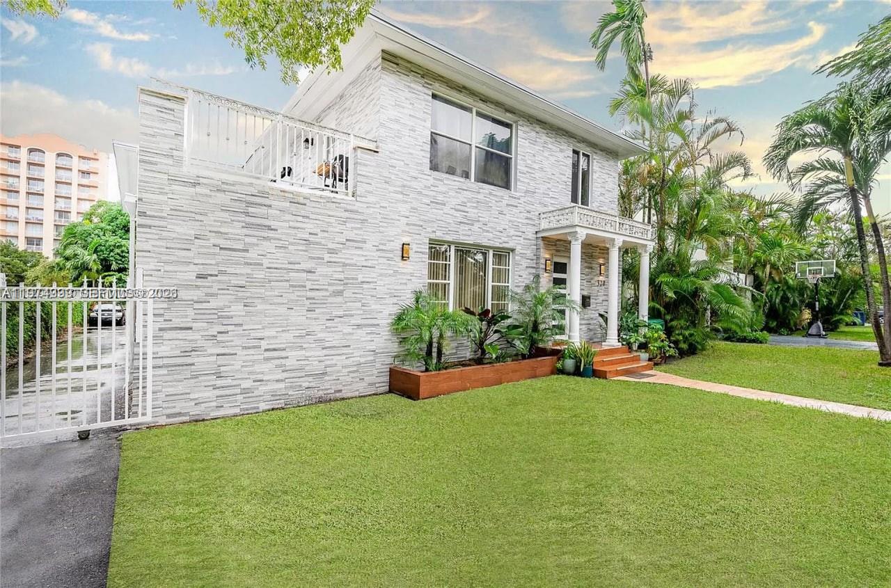 BRICKELL ESTATES - Residential Lease