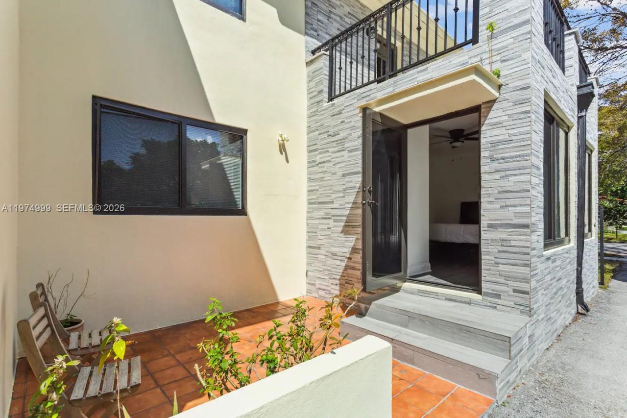 BRICKELL ESTATES - Residential Lease