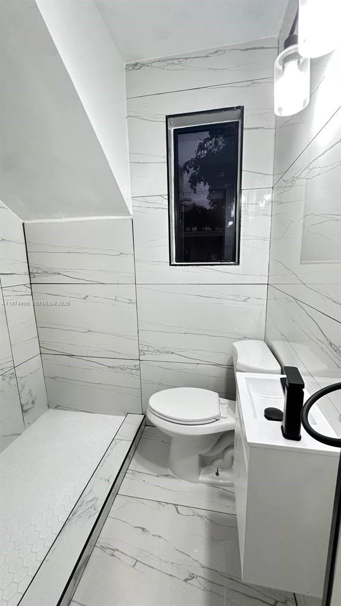 BRICKELL ESTATES - Residential Lease