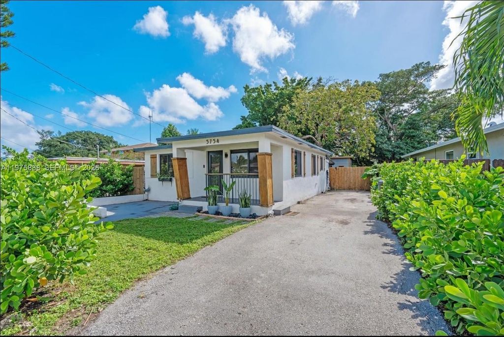 Photo of 5754 SW 20th St, West Park, FL 33023 (MLS # A11975838)