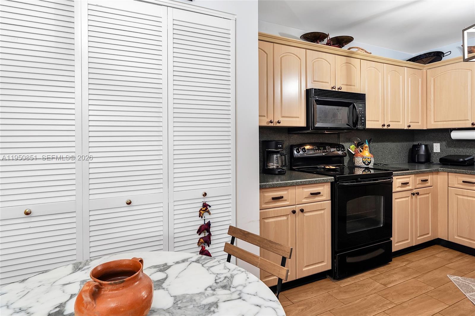 SUNRISE LAKES 190 CONDO - Residential