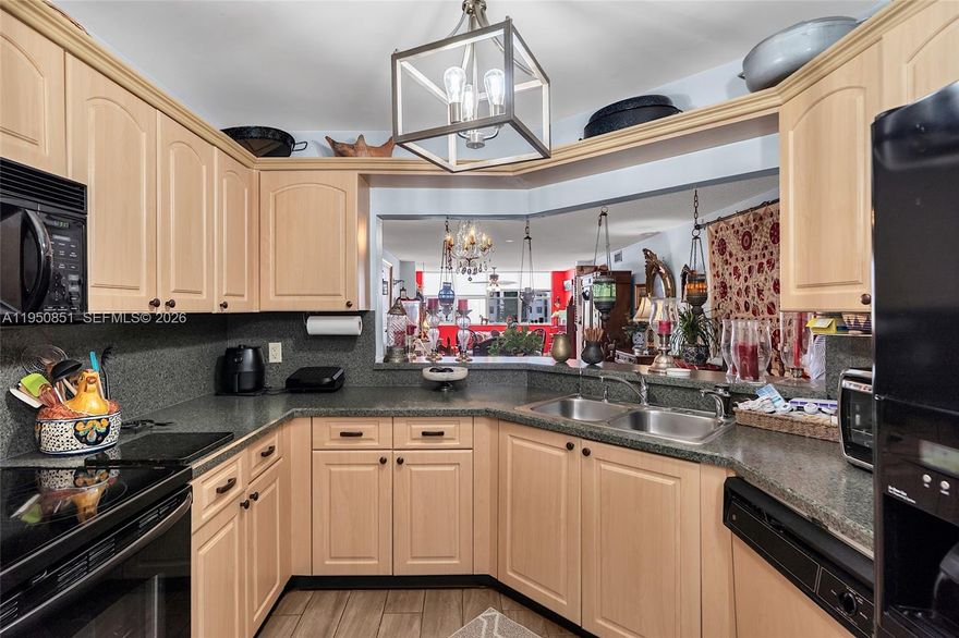 Spacious and rarely available corner unit , 3 bedroom, 2 bathrooms with 1,470 sq, in one of the most sought after 55+ gated communities! This is one the largest floorpans in the complex. Unit features washer and dryer inside, assigned parking plus ample guest parking. Enjoy style amenities including 5 pools, golf course, clubhouse, on-site theater, and much more!! Don't miss this exceptional opportunity, won't last. Easy to show!!