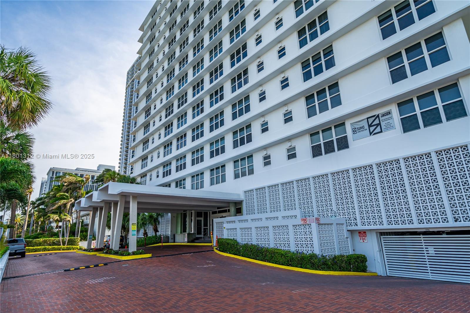 Rental Property at 4747 Collins Ave 1511, Miami Beach, Miami-Dade County, Florida - Bedrooms: 1 
Bathrooms: 1  - $3,250 MO.