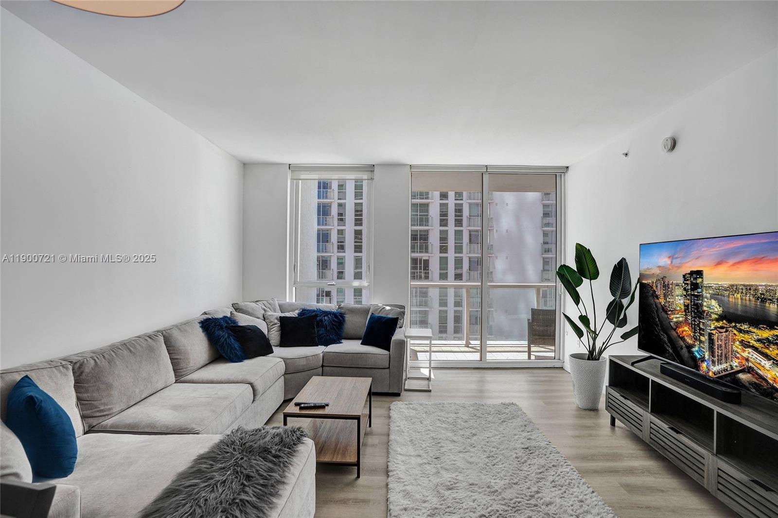 VIZCAYNE SOUTH CONDO - Residential