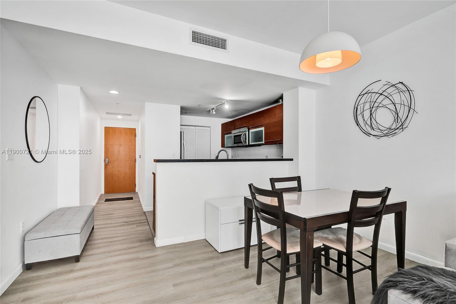VIZCAYNE SOUTH CONDO - Residential