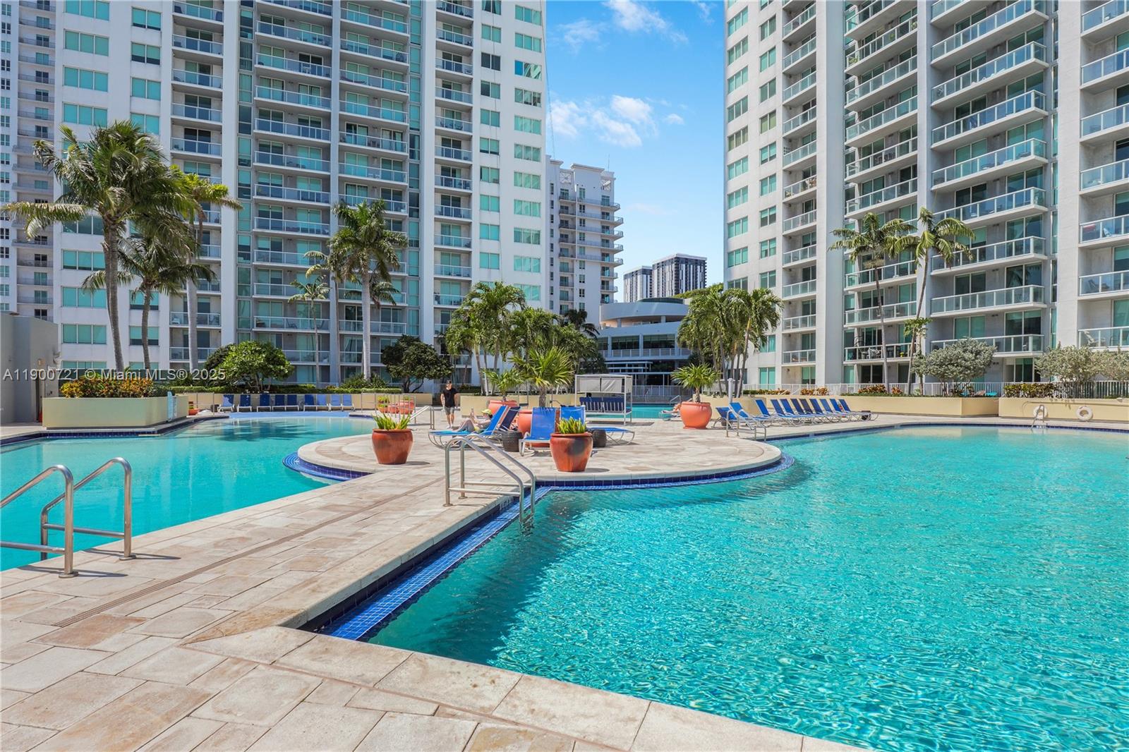 VIZCAYNE SOUTH CONDO - Residential