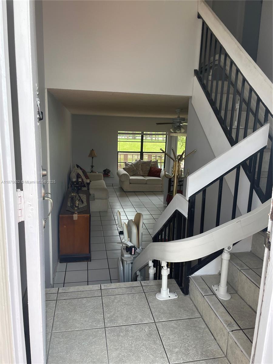 562 NW 98th Ct 562