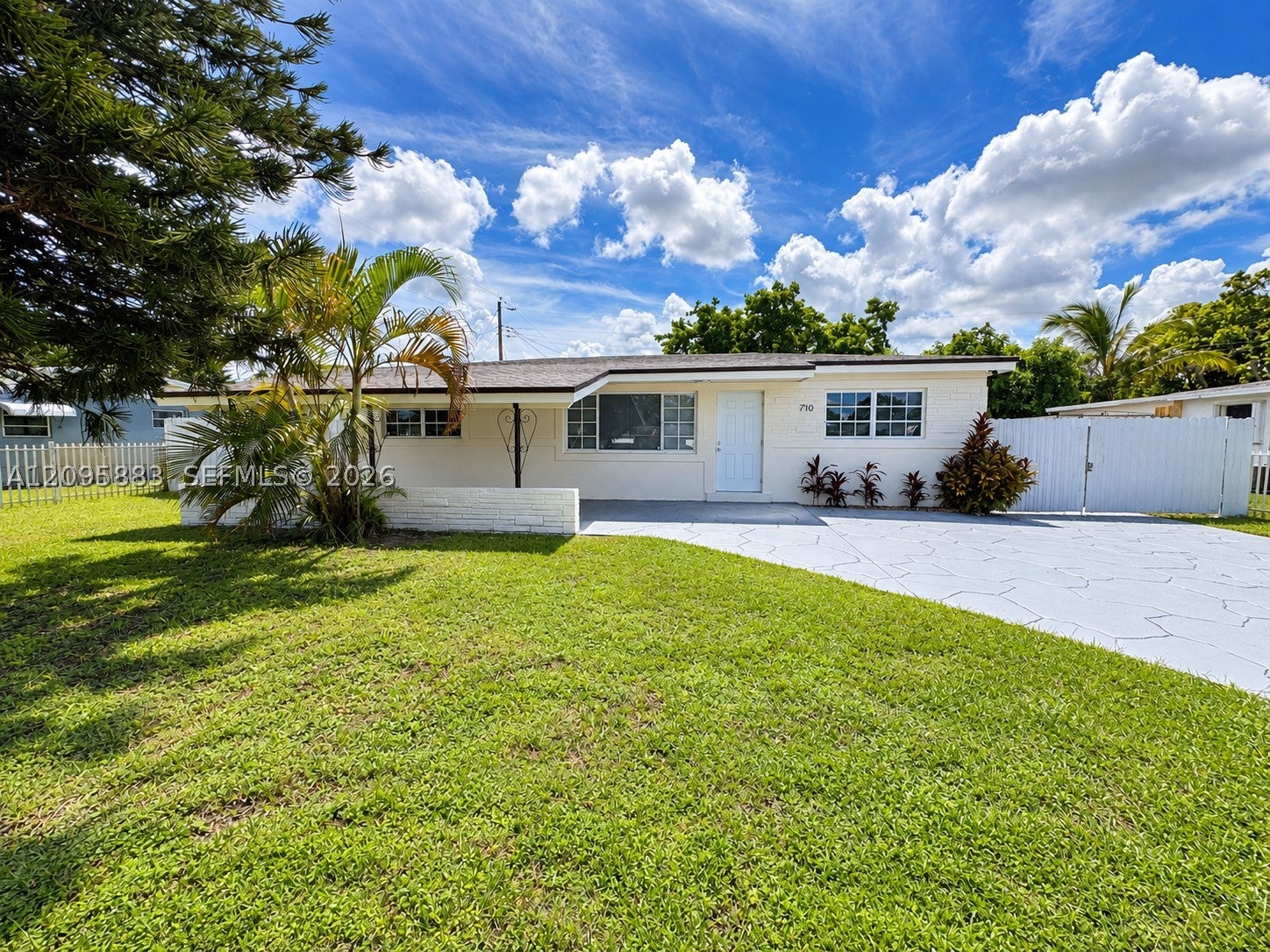 710 NW 176th Ter