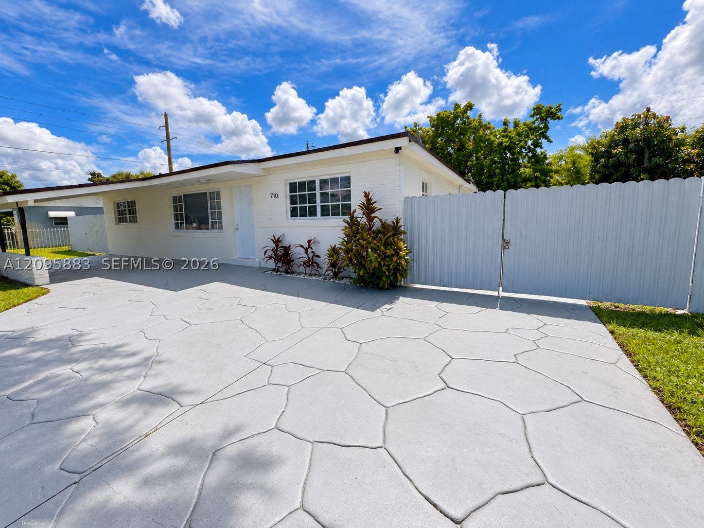 710 NW 176th Ter