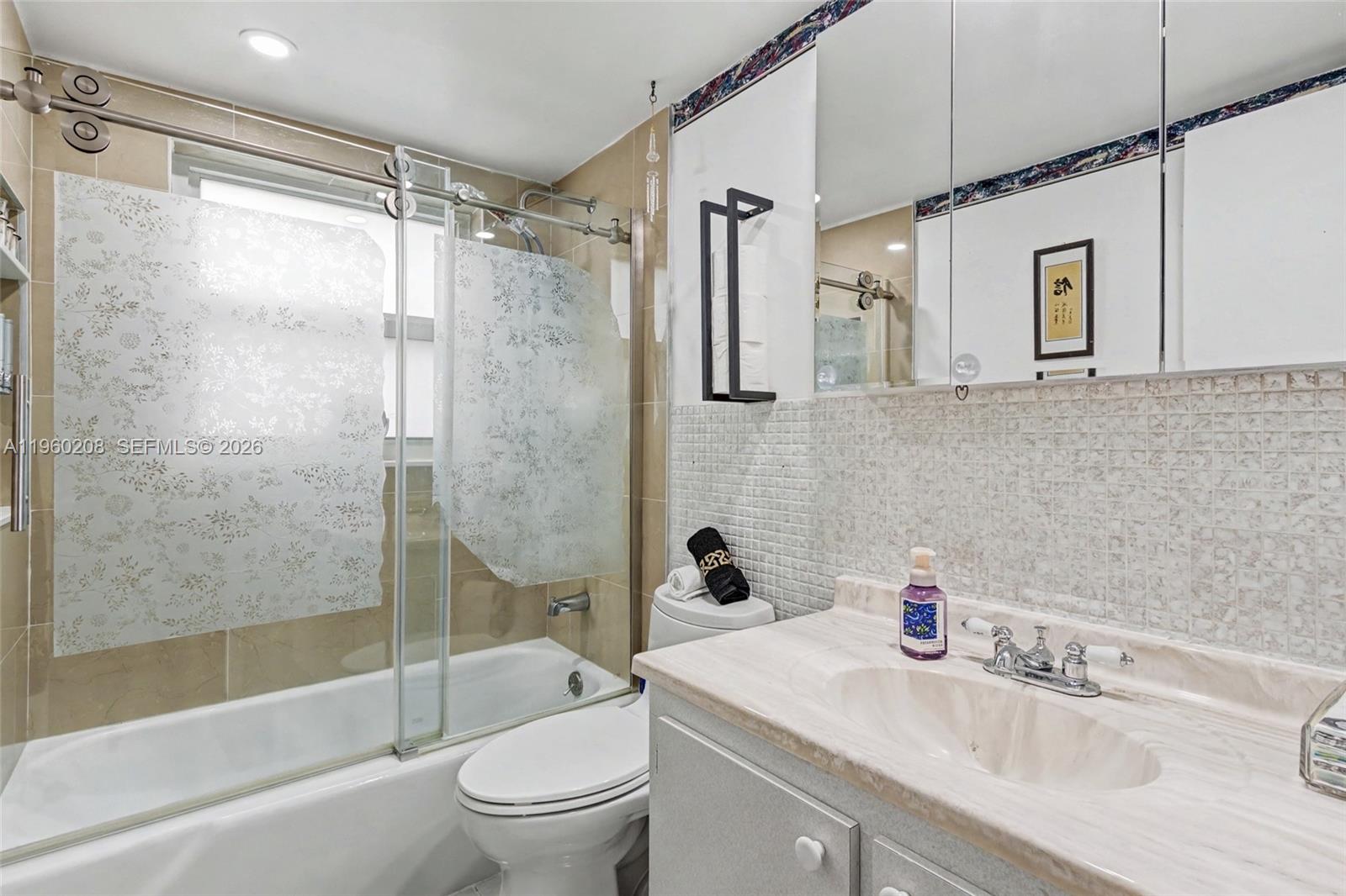 HILLCREST COUNTRY CLUB AP - Residential