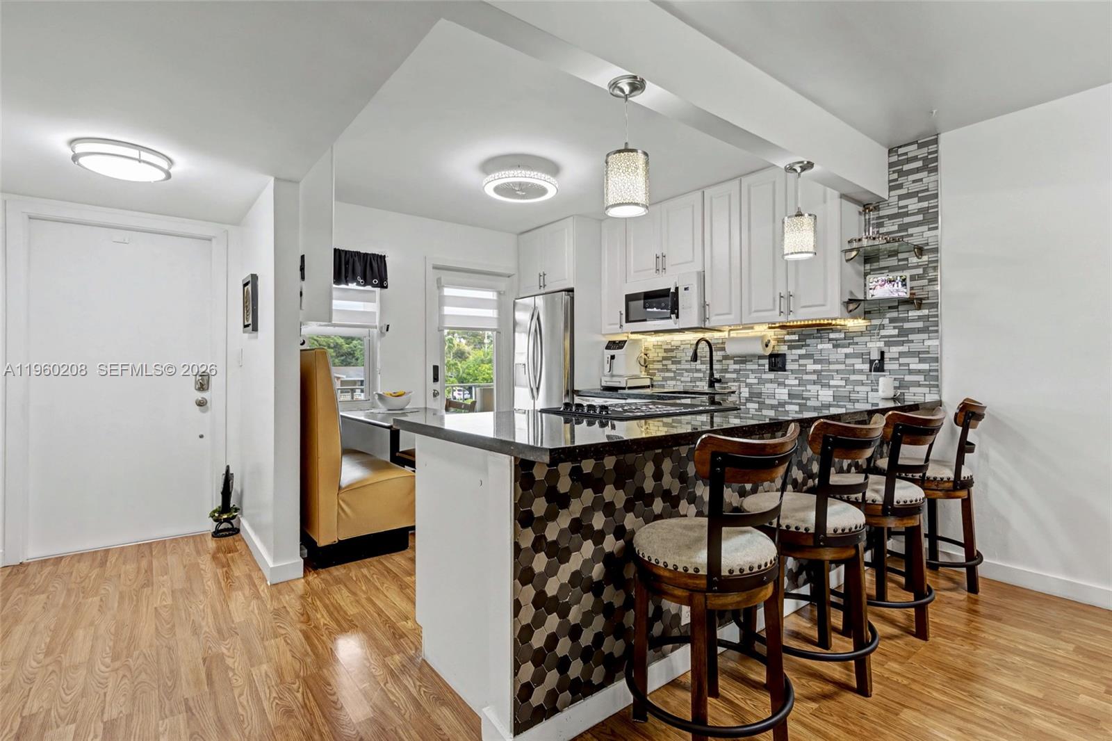 5100 Washington St 207