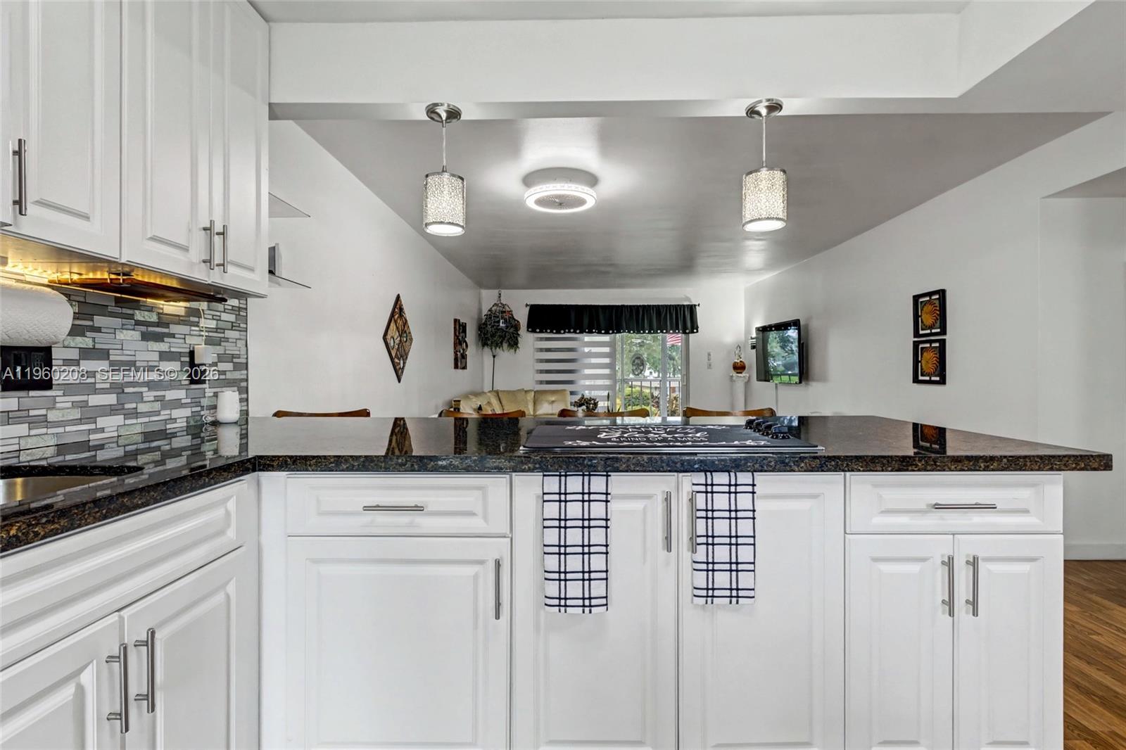 HILLCREST COUNTRY CLUB AP - Residential