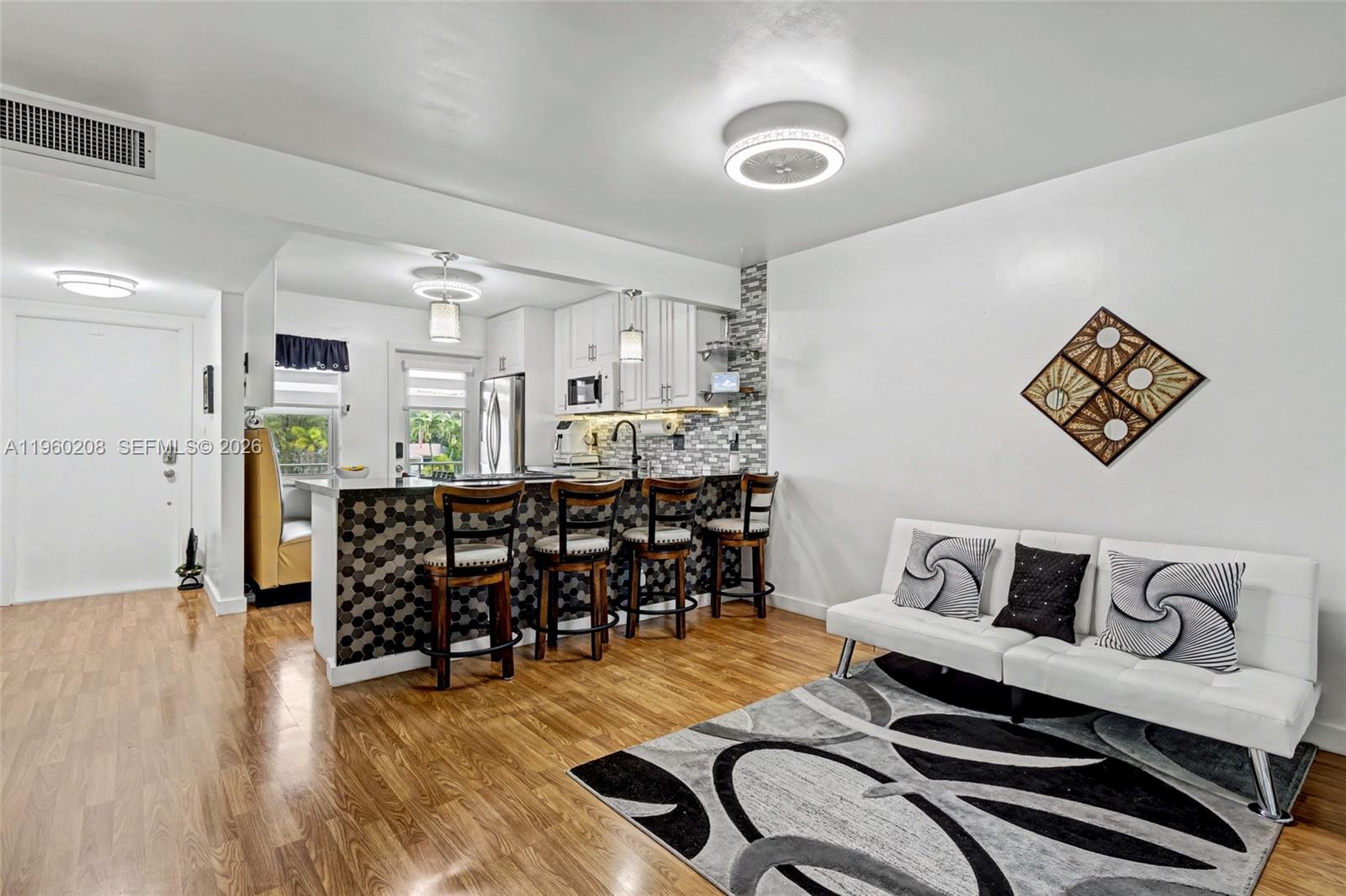 HILLCREST COUNTRY CLUB AP - Residential